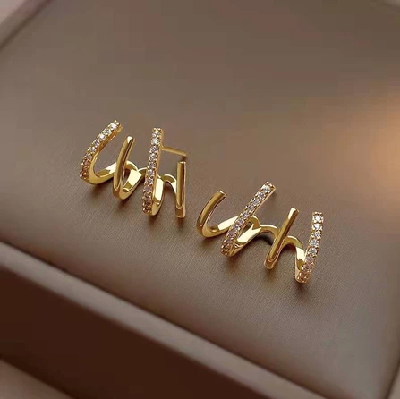 LANZAMIENTO | Aros Cuatro Puntas - Bañados en Oro 18k + ENVÍO GRATIS